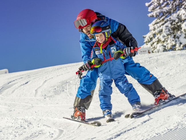 Skischulen für Kinder © Flachau Tourismus | zooom productions